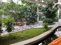 -红栌温泉山庄生态美食餐厅