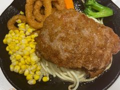 -汤姆家的牛排意面披萨(新城市广场店)