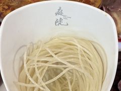 -毛辣果·贵州红酸汤牛肉火锅(西单店)