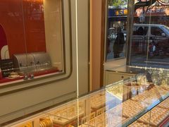 -恒一珠宝·回收黄金钻石奢侈品(灵岩南路店)