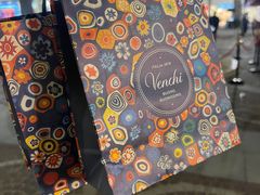 -VENCHI 闻绮(上海佛罗伦萨小镇店)