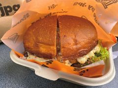 柠香蟹籽牛肉汉堡-JPG canteen(广州寺右公馆店)