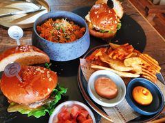 -HIGH FIVE哈福手工汉堡(桂林路店)