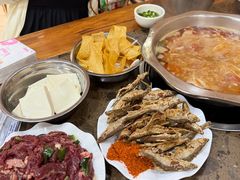 -黄利砖万峰林布依特色酸笋牛肉馆