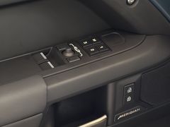 -上海伟杰·捷豹路虎4S店(闵行店)