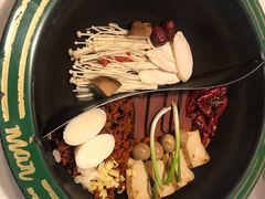 菌汤鸳鸯锅底-有拈头成都市井火锅(老门东店)