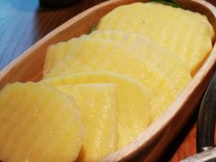 -野山舂·贵州现舂酸汤火锅(鸿通城店)