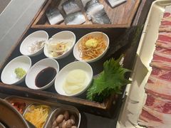 -围炉肉舍•炭烤活鳗•丹东海鲜烤肉(步行街店)