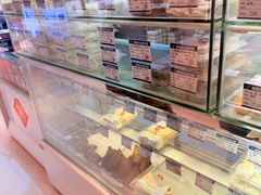 -白玉兰食品甜凤店(合生汇店)