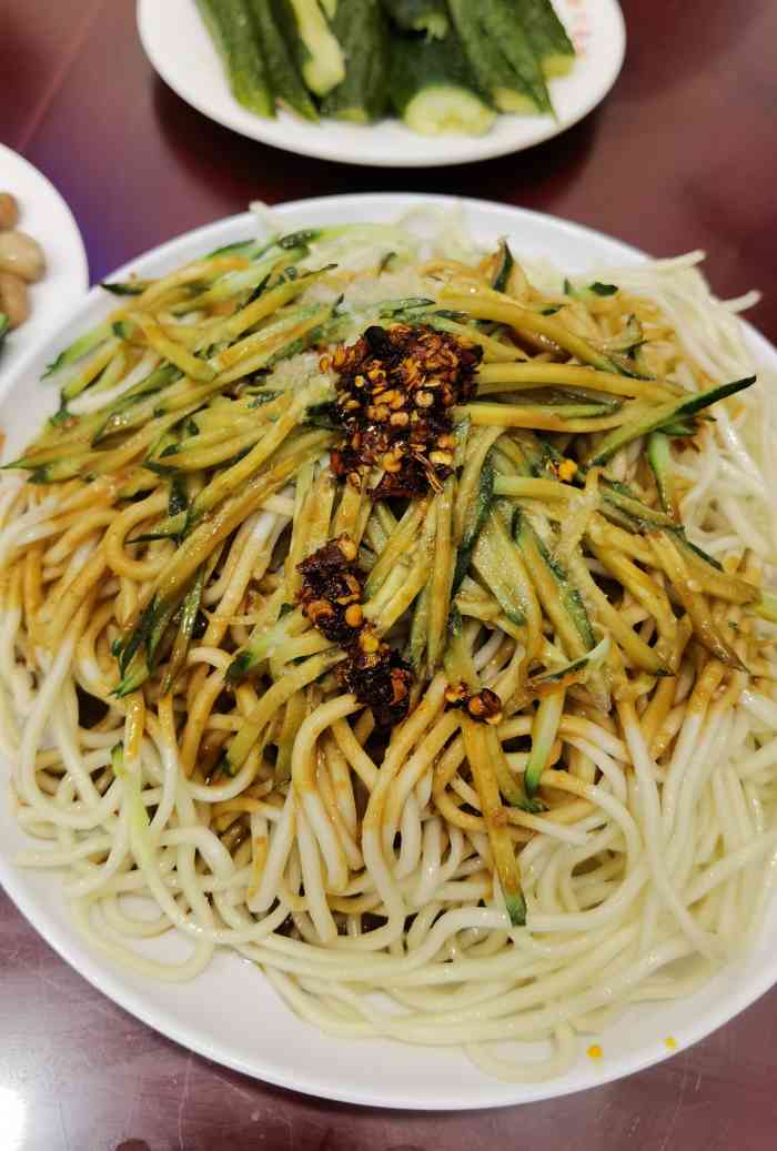 新川面馆(新街口起源店)-"凉面真是不错,但是拌白菜太甜了,吃多了腻.