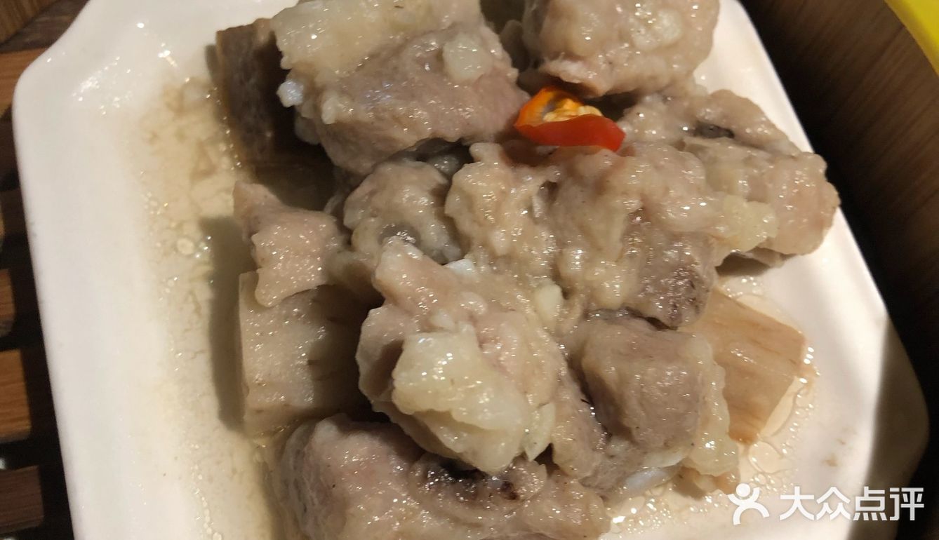 我老公直接点了一桌全肉宴,把我和外婆吃得脑壳好晕