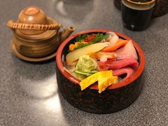 海鲜盖饭-鱼真(うおまさ)