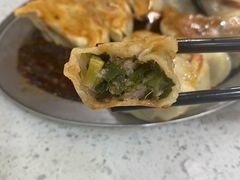 香煎鲜肉韭菜饺-芬芳甜品(同福路店)
