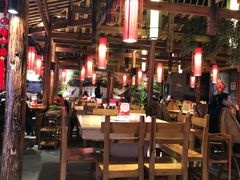 大堂-野山舂·贵州现舂酸汤火锅(鸿通城店)