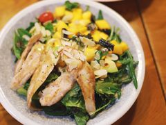春夏芒果鸡肉芝麻菜色拉-AFS Cafe & Canteen(闽江二路店)