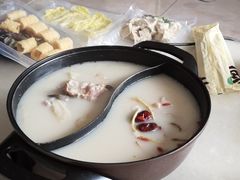 -洪氏嗨捞·猪肚鸡火锅(阳光天地店)