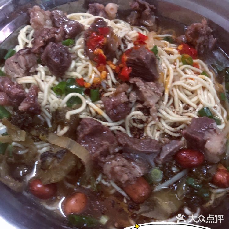 地理位置：白坡里兴强餐饮 有一家开了好多年的早餐店