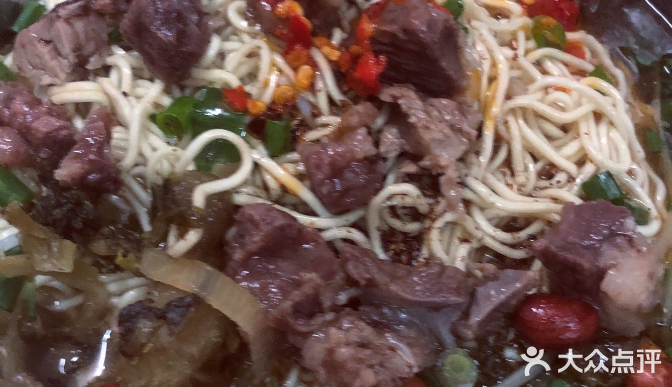 地理位置：白坡里兴强餐饮 有一家开了好多年的早餐店