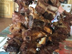 -烤肉小伙烤肉店