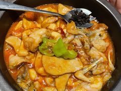 黑松露牛肝菌焖牛蛙-云海肴·汽锅鸡·云南菜(天山百盛优客店)