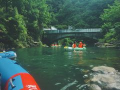 -安吉龙王山峡谷漂流