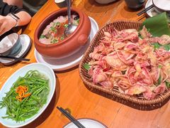 -老滇山寨•云南特色菜•地方菜•民族风情歌舞表演(金碧店)