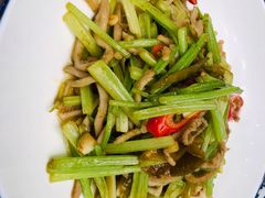 泡椒香芹炒肚条-村长家的疙瘩汤(沌口店)