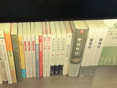 -钟书阁(松江泰晤士小镇店)