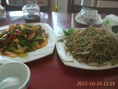 -溢心园香河肉饼总店