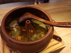 建水汽锅鸡小份-麦麦山云南菜(复地活力城店)
