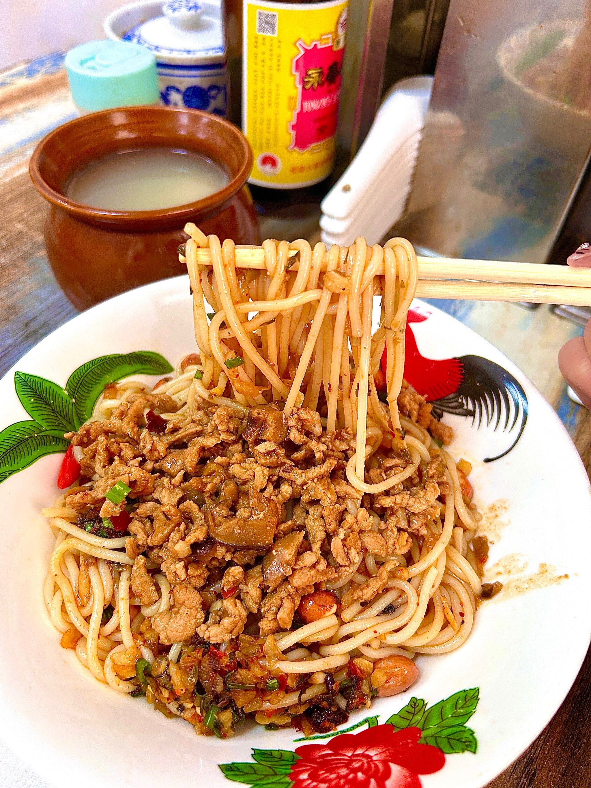 江西后一发不可收拾
这次终于在晋江吃到了正宗的南昌拌粉