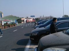 停车场-中国石化江苏高速石油郭村服务区加油站