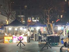 -吴山路夜市