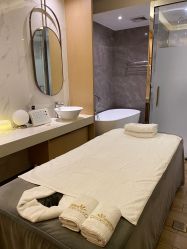 -香港倾城国际·美容美体中心