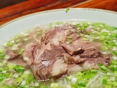 -八月美食小馆(银泰城总店)
