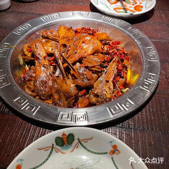 吖宝堂干锅鸭头主题餐厅