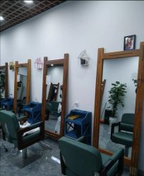 -V8潮牌·接发烫染连锁