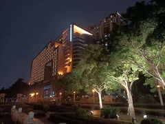 -中山大学广州校区南校园北门广场