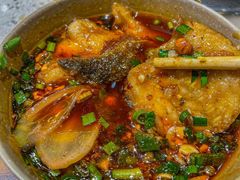 -肖肖酸萝卜鱼火锅(总店)