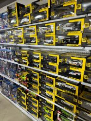-来此探索玩具仓储店