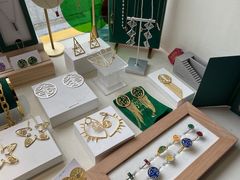 -LADY FAFA(巨鹿路陕西南路路口店)