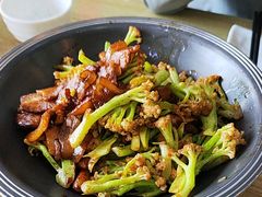 -乔家小院•本地小海鲜•非遗驴肉(万年泉路店)