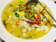 金汤酸菜鱼-吕氏疙瘩汤·新派鲁菜(芝罘万达店)