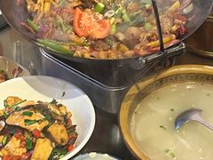 -富正毅三下锅·湘西韵味(天门山索道店)