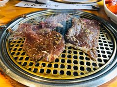 特级雪花牛肉-唯成•韩国炭火烤肉 유성고기