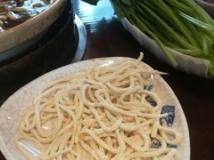 手擀面-亿诣蝎府炸酱面羊蝎子火锅(酷车小镇店)