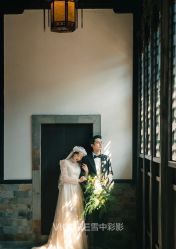 -雪中彩影婚纱摄影·微光艺术中心