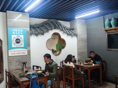 大堂-亮亮面馆(经六路店)