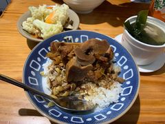 -红猪卤肉饭(大西洋美食城店)