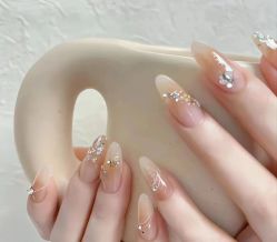 -悦指间美甲美睫